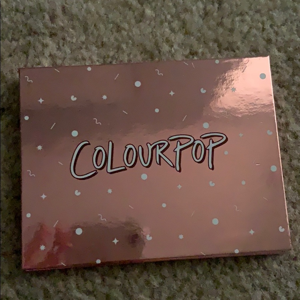 eyeshadow pallet never used